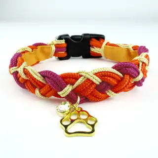 With A Twist – Collar for small dogs [in Red or Turquoise]